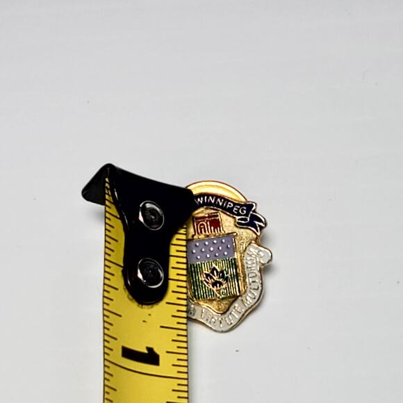 Vintage City of Winnipeg Crest Lapel Pin Manitoba Canada Coat of Arms - Picture 3 of 3